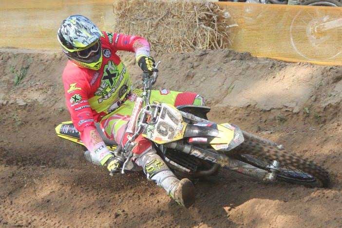 Orthese beim Motocross